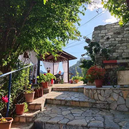 Kurti Old Town * Μπεράτ
