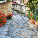 Kurti Old Town Apartment Berat