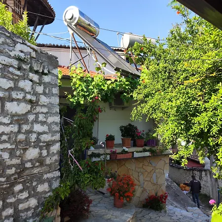 Kurti Old Town Apartment Berat