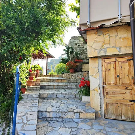 Kurti Old Town Apartment